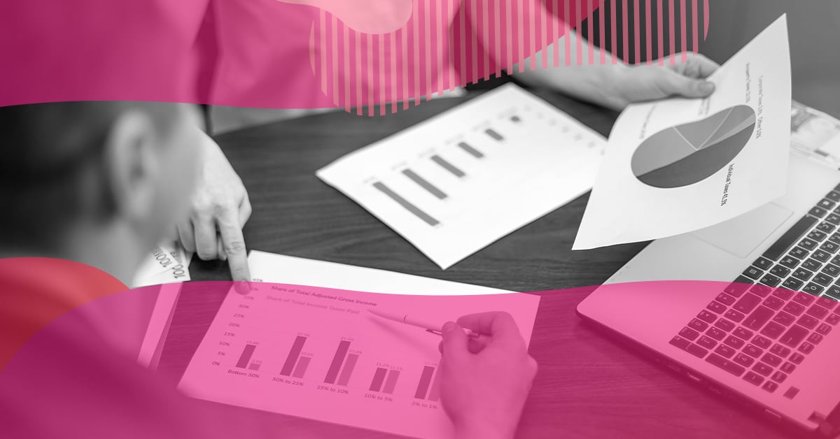 People analyzing charts and metrics reports, symbolizing the use of the AARRR model to measure acquisition, activation, retention, revenue, and referral.